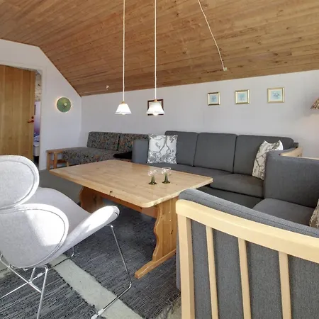 Apartment Lynne - 2-3km From The Sea By Interhome