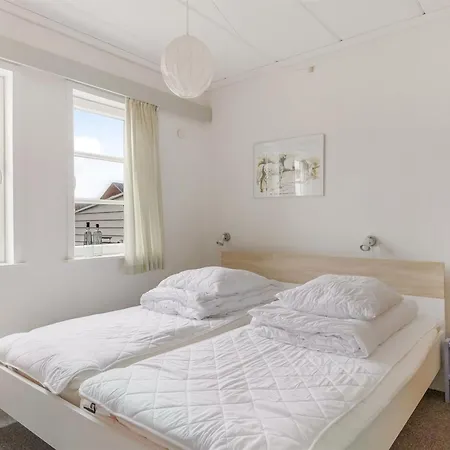 Lynne - 2-3km From The Sea By Interhome
